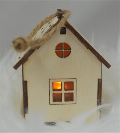 Drewniany mały domek
