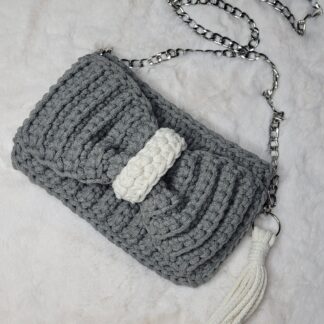 Mała torebka na szydełku